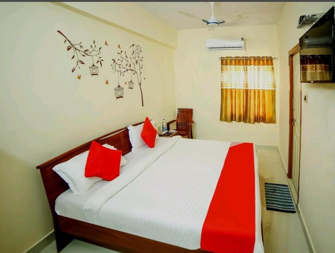 Nandas Grand Nellore Exteriör bild
