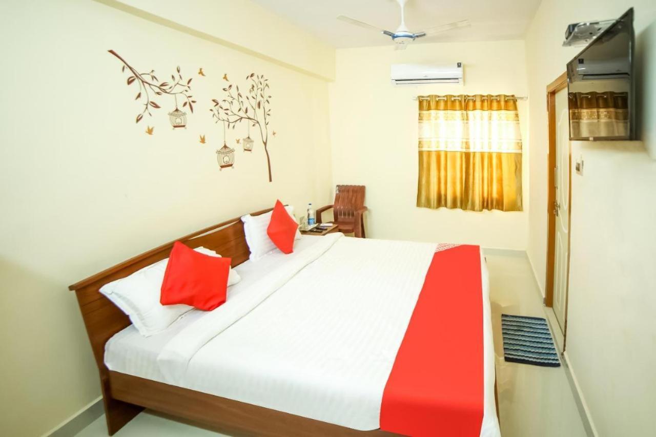 Nandas Grand Nellore Exteriör bild