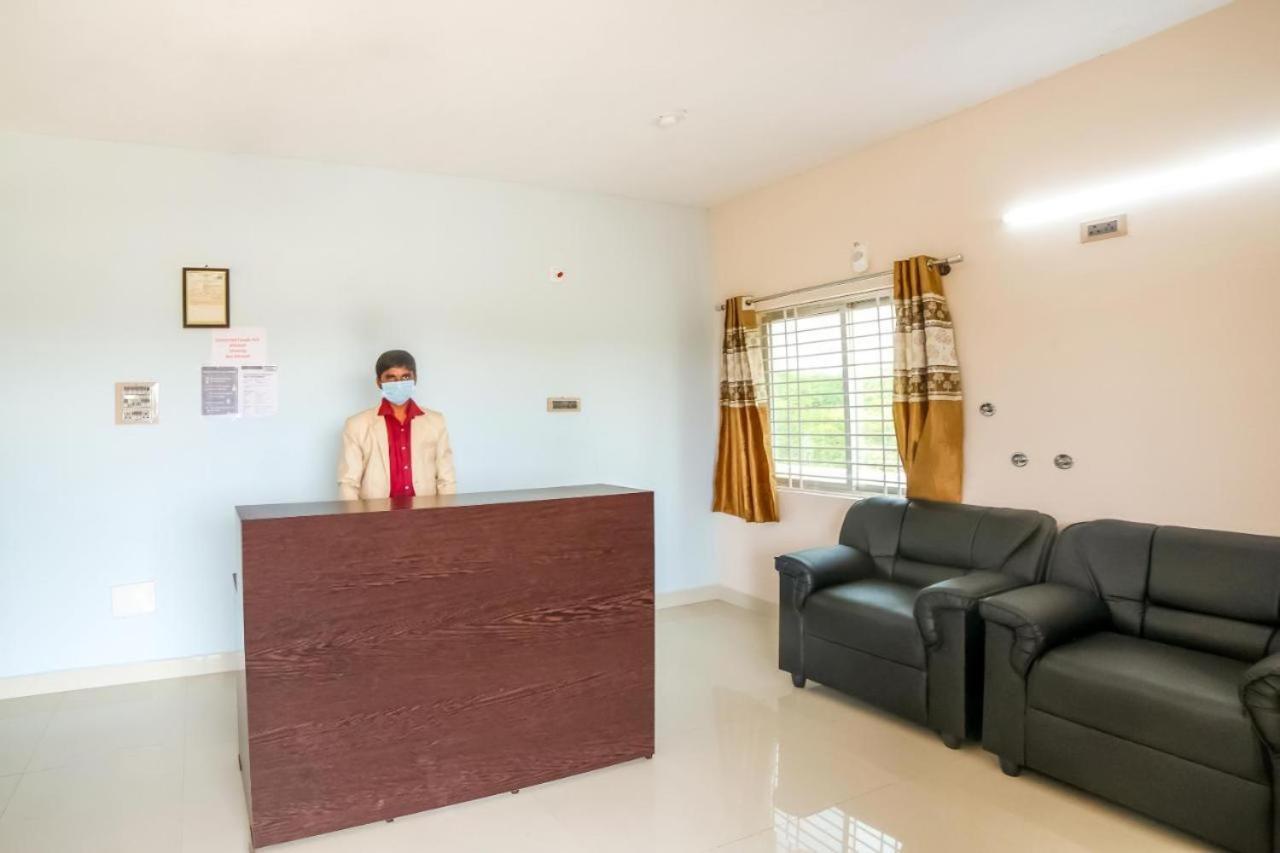 Nandas Grand Nellore Exteriör bild